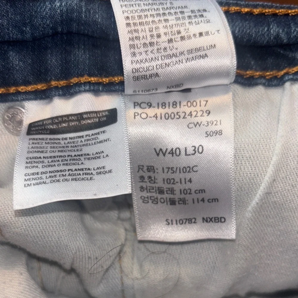 Levi's 541 Men's 40x30 Athletic Cut Blue Straight-Leg Denim Jeans